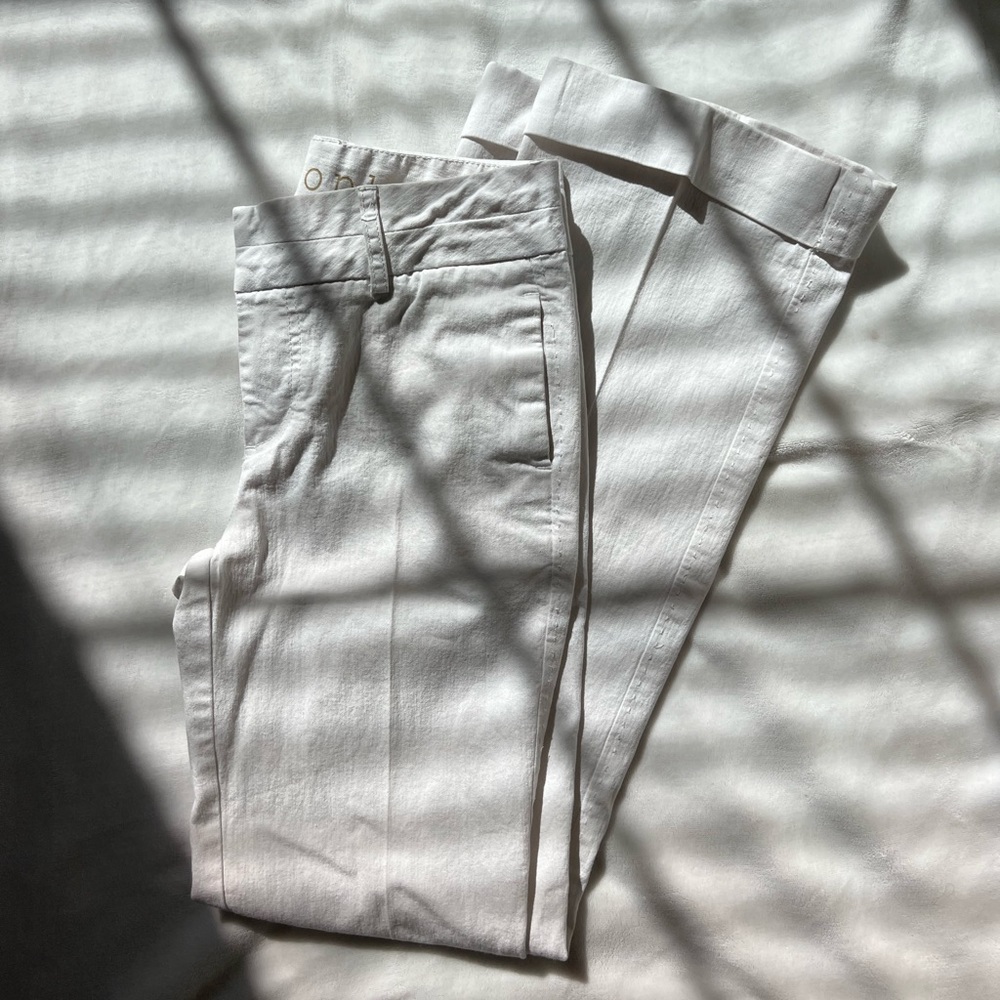 WHITE PANTS SIZE 2